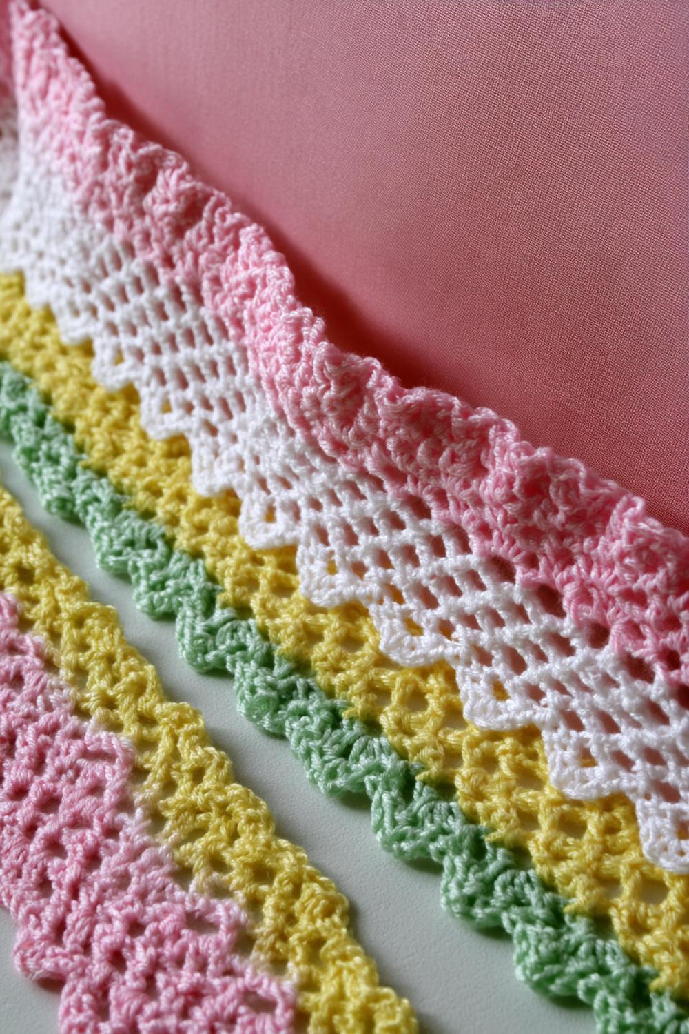 Bunte Häkelbordüren