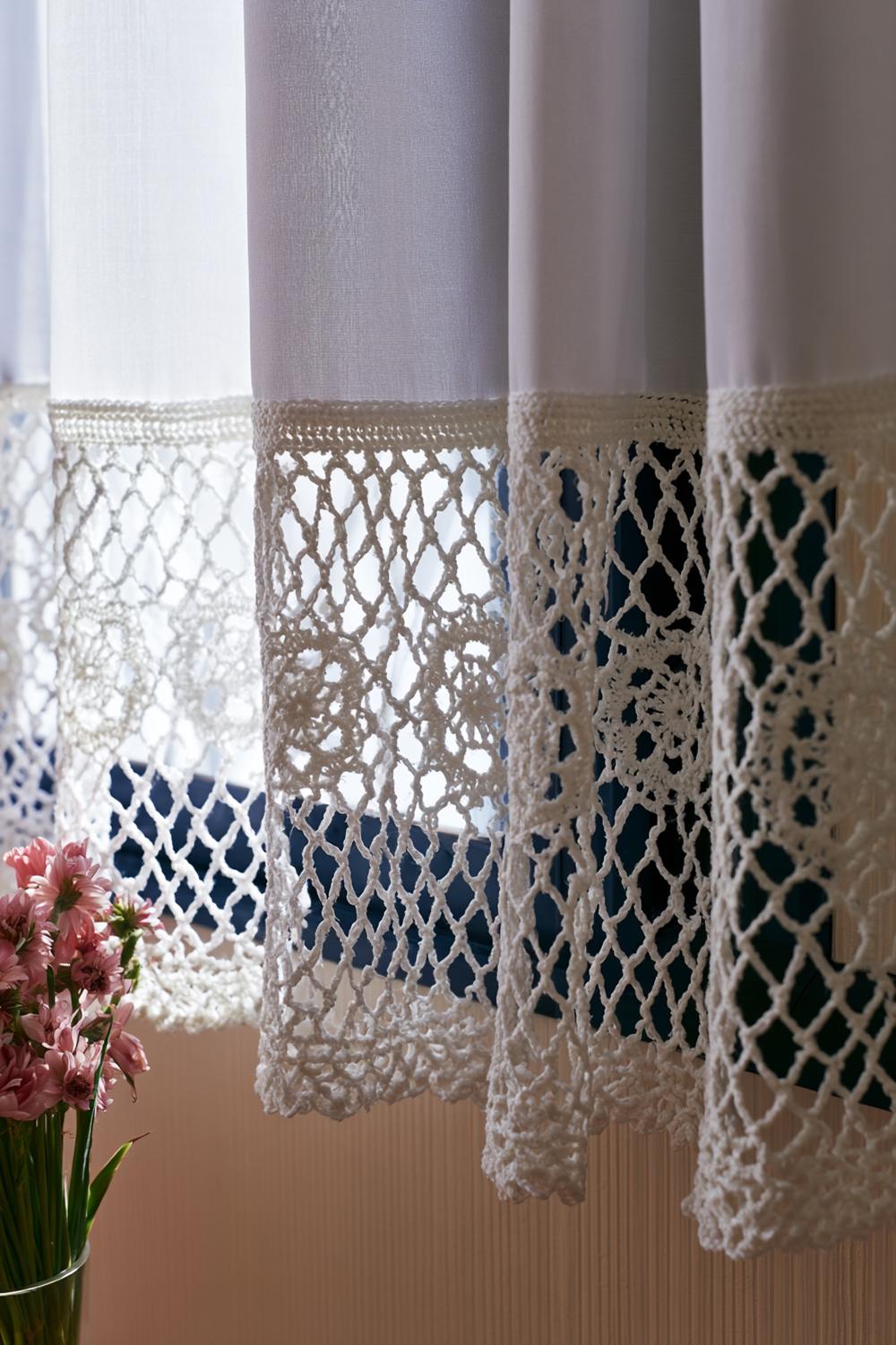 Elegantes Netzmuster in Weiß