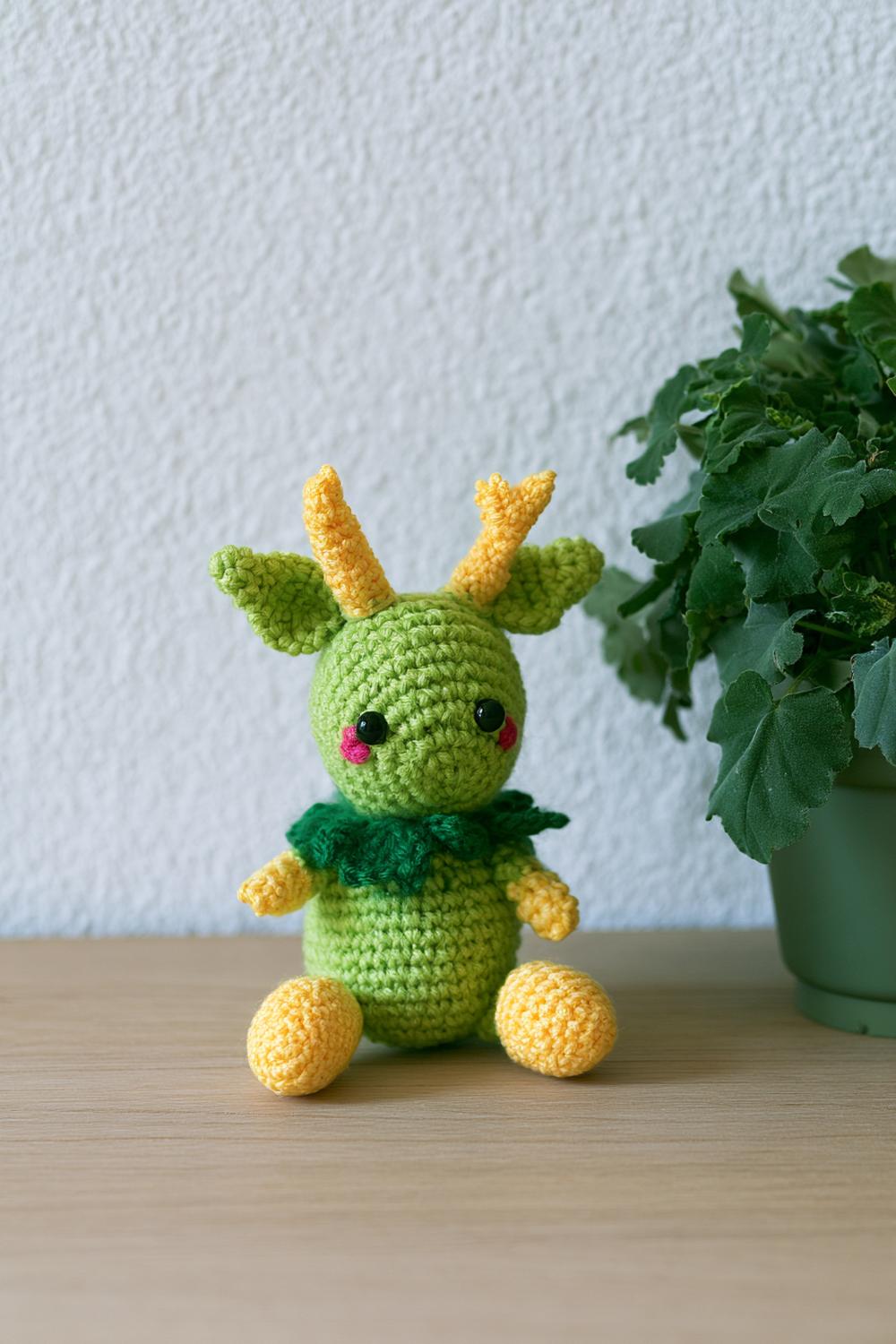 Süßer Drache mit Glücksklee