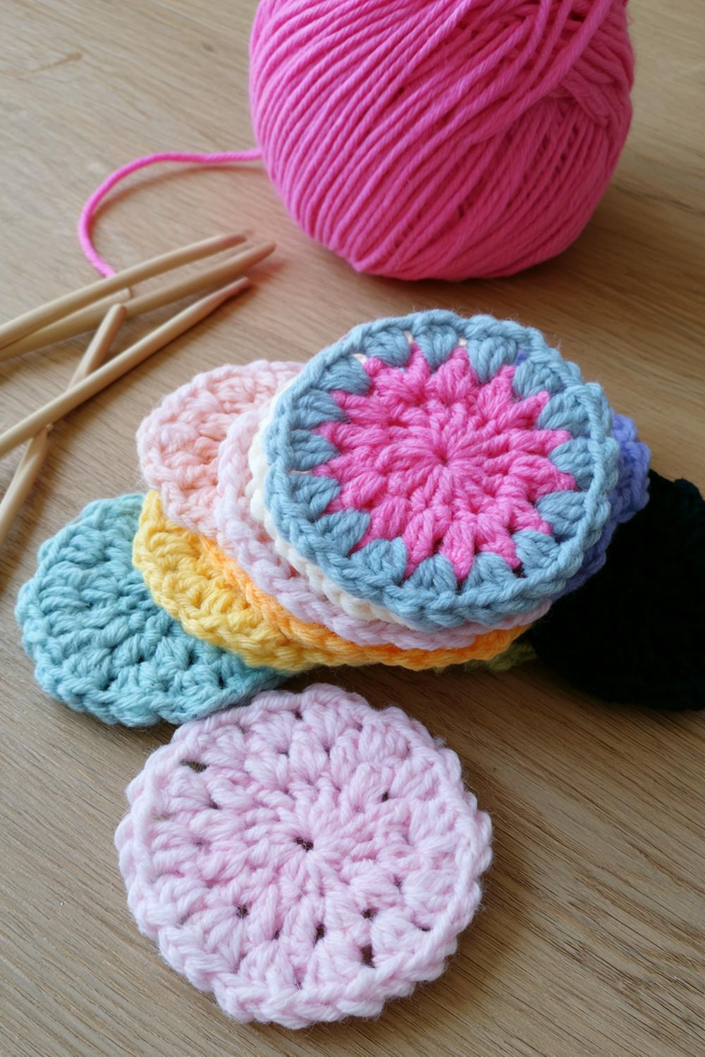 Farbenfrohe Kosmetikpads selbst gemacht