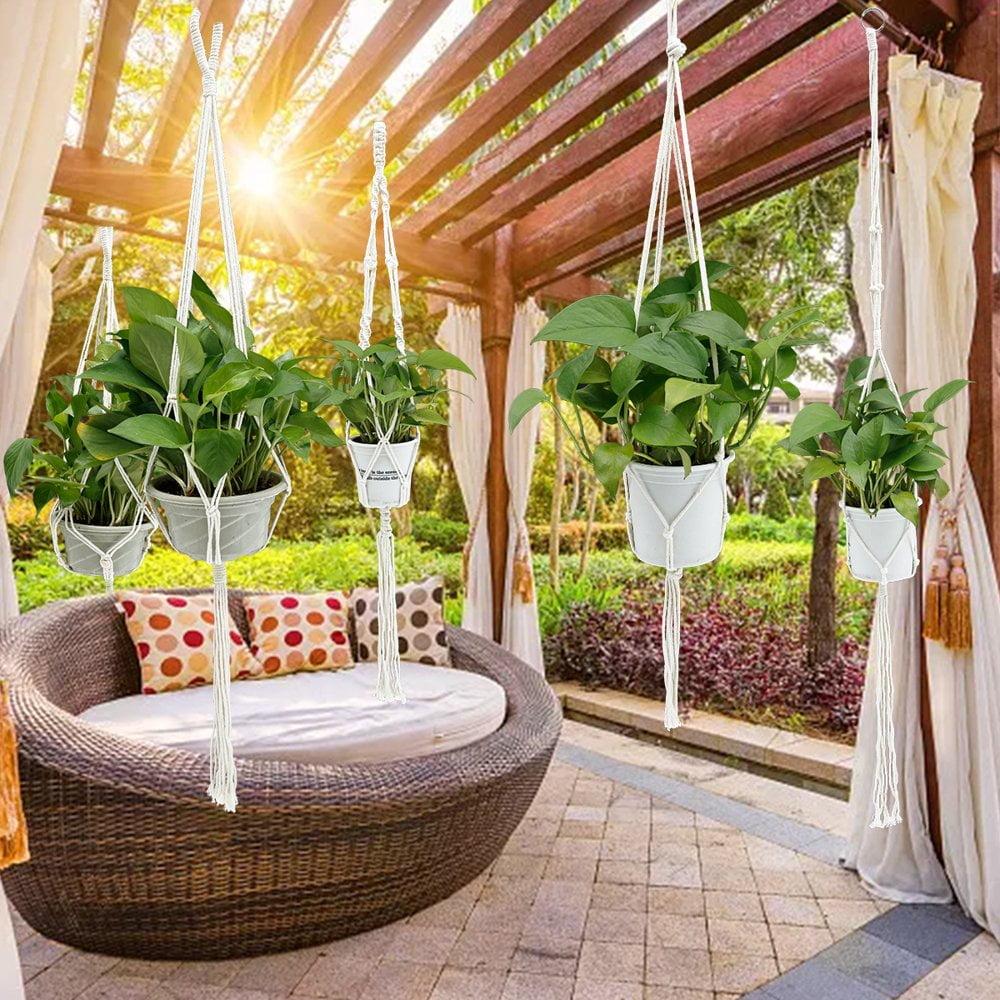 Makramee Pflanzenampel auf Terrasse