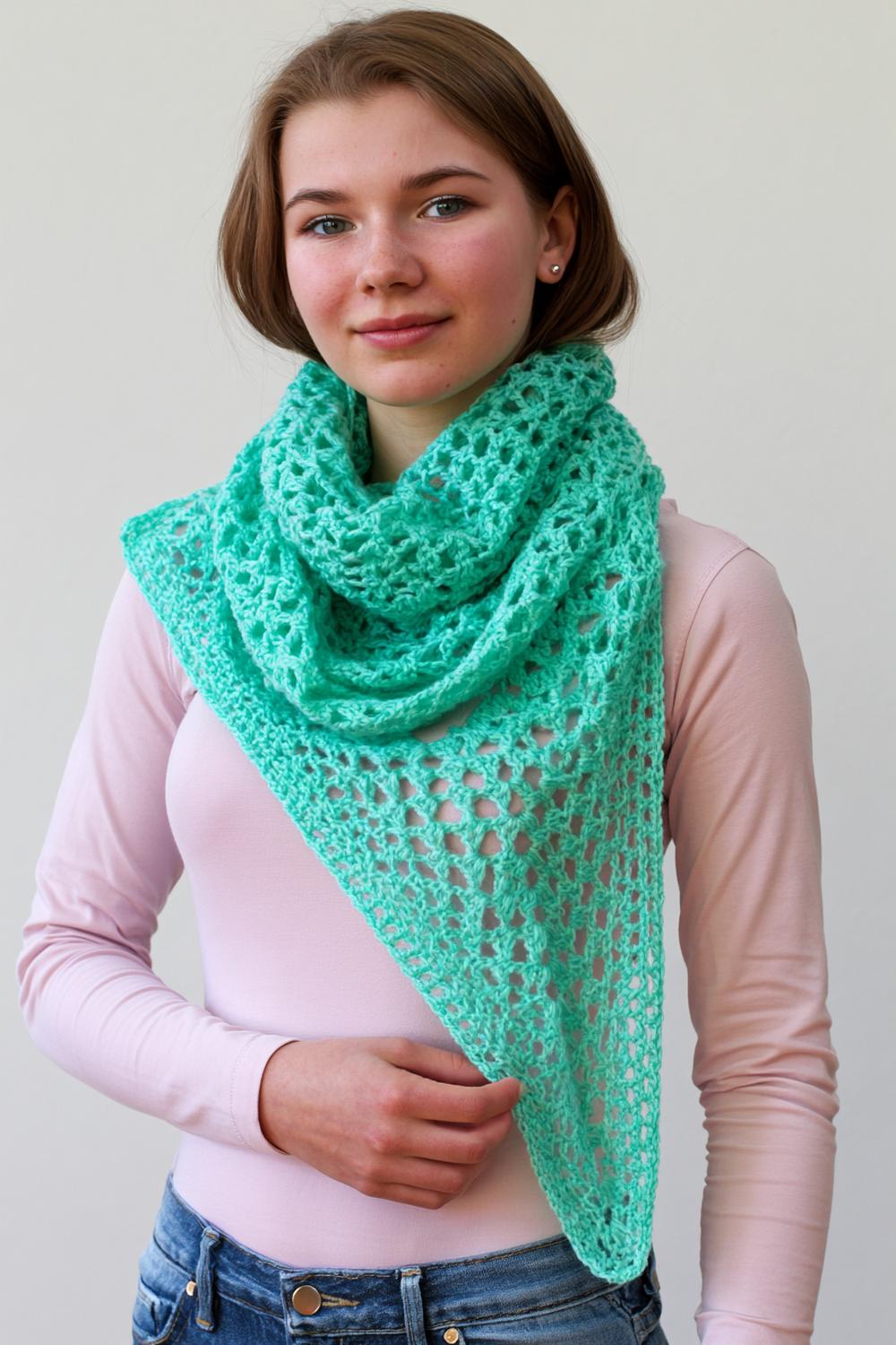 Luftiges Dreieckstuch in Mint