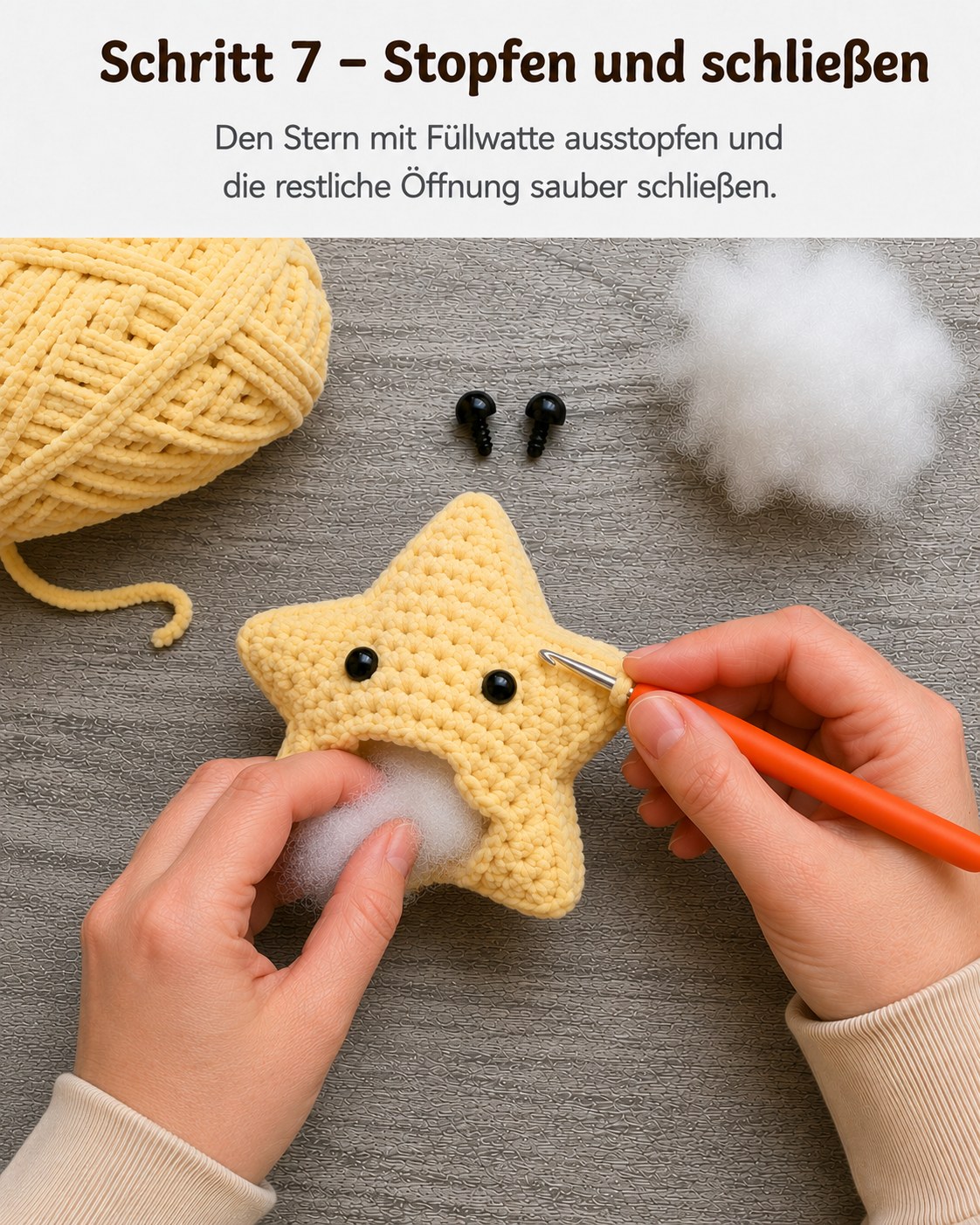 Der gelbe Stern wird mit Füllwatte gestopft, während die restliche Öffnung geschlossen wird