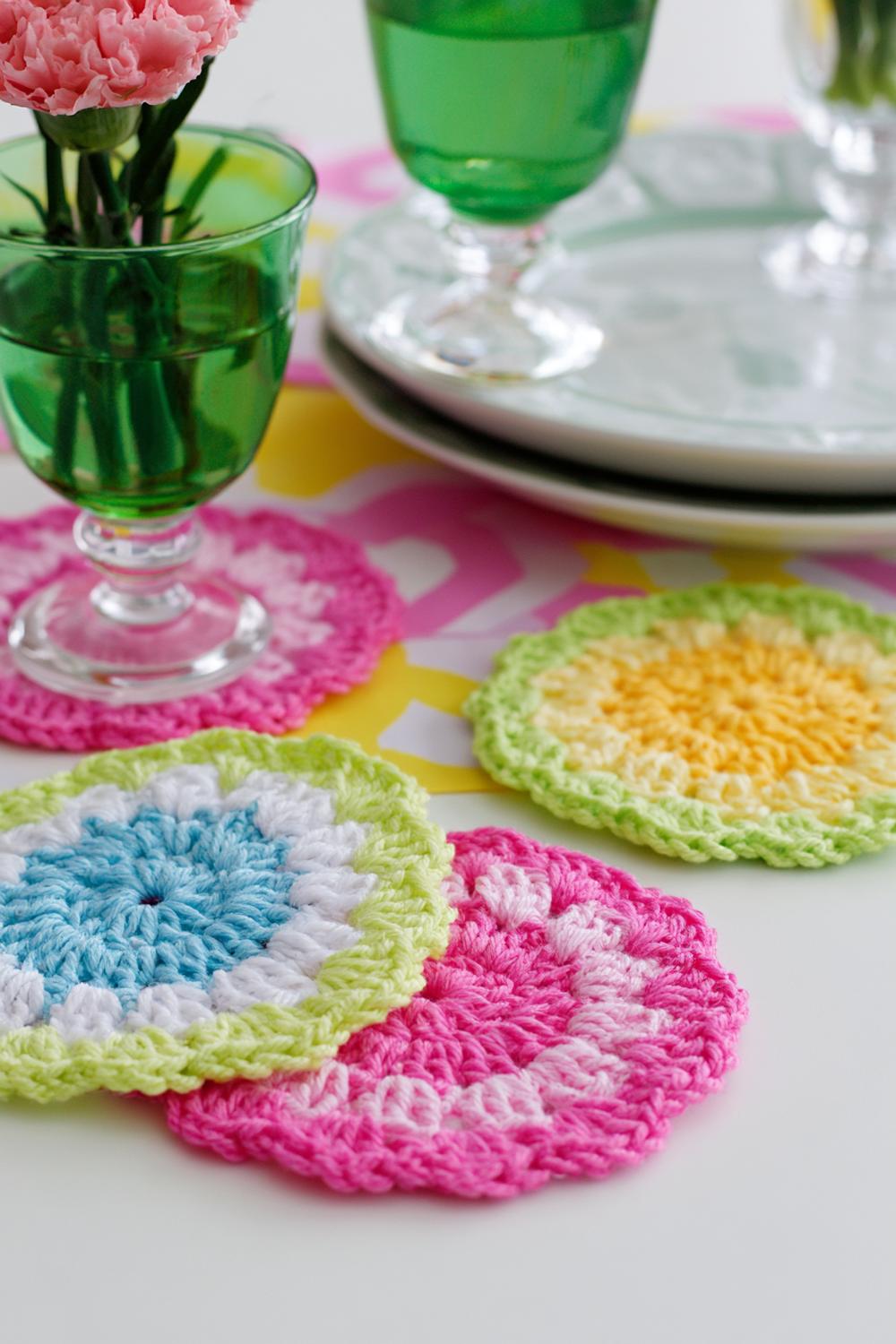 Bunte Häkel-Untersetzer Kollektion