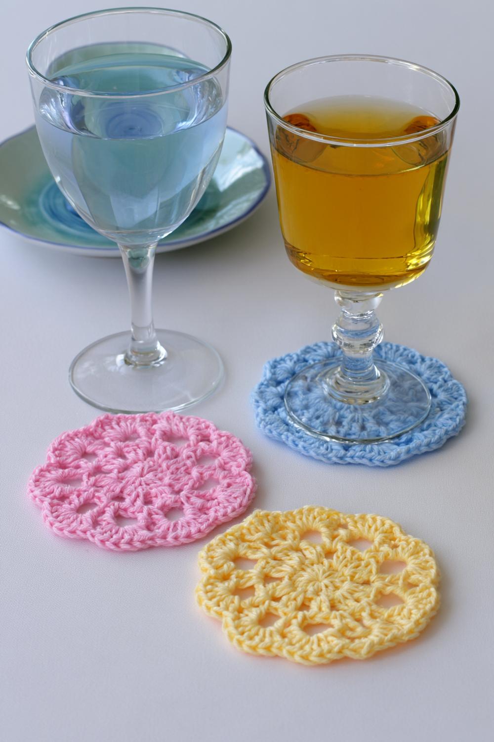 Elegante Glasuntersetzer in Pastelltönen